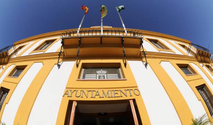 Andalucía denuncia que el Estado mantiene vacantes la mitad de las plazas de interventores, tesoreros y secretarios de ayuntamientos