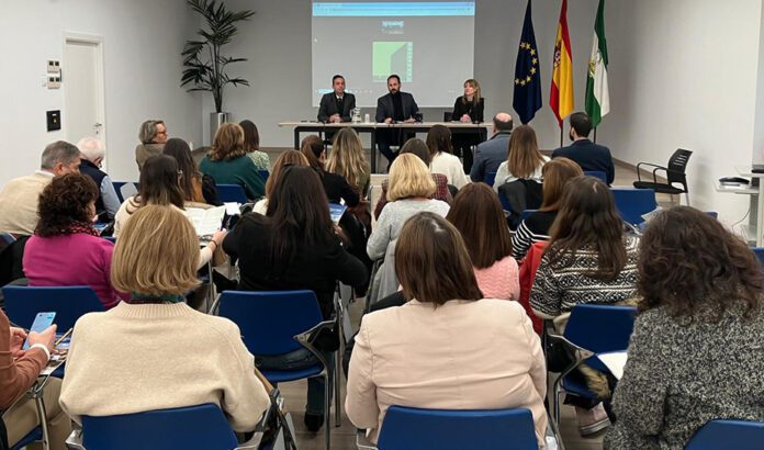 Andalucía refuerza la coordinación para atender a los menores víctimas de violencia sexual