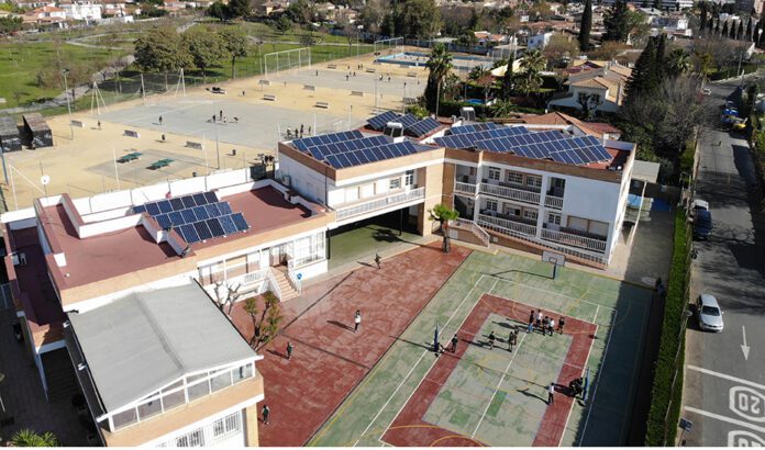 El proyecto de la Junta de uso de renovables contra la pobreza energética recibe un premio NovaGob