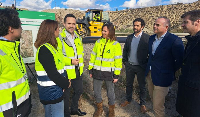 La Junta prueba en sus carreteras un nuevo asfalto sostenible con lodos procedentes de Cosentino