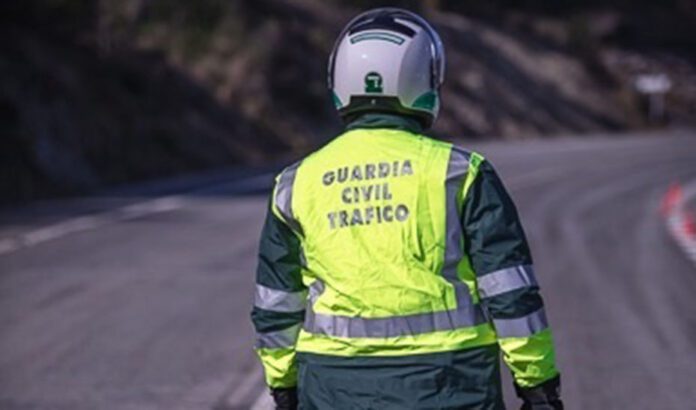 Cuatro heridos, entre ellos dos menores, tras la colisión de tres vehículos en Níjar
