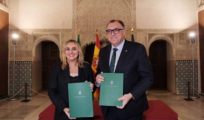 Turismo firma con el Ayuntamiento de Granada el convenio para el control de viviendas de uso turístico
