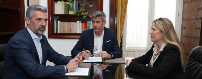 Rota se incorpora a la red de municipios que confían su gestión tributaria en Diputación