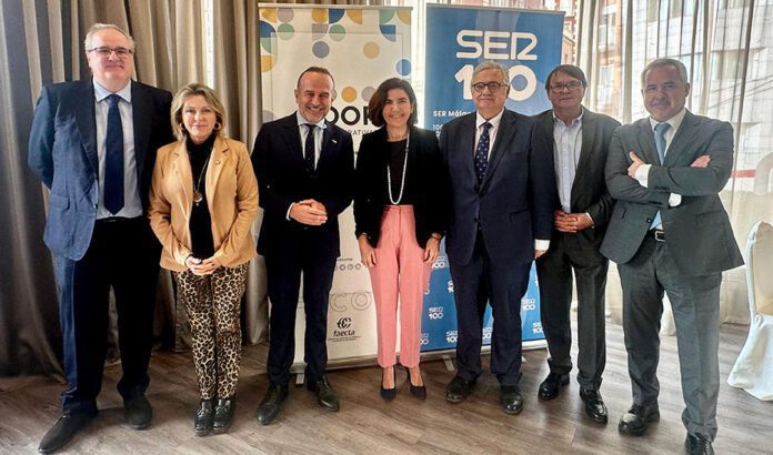Empleo anuncia la firma con las universidades públicas para poner en marcha las Cátedras de Economía Social