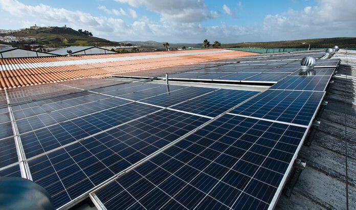 La Junta respalda con 9 millones en ayudas la mejora de la eficiencia energética de siete industrias