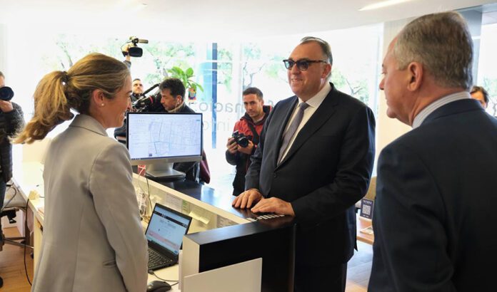 Turismo y Ayuntamiento de Sevilla trabajarán para la promoción conjunta en las Oficinas de Turismo