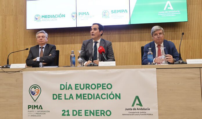 Andalucía aspira a liderar la mediación con medidas pioneras para impulsar esta alternativa al pleito