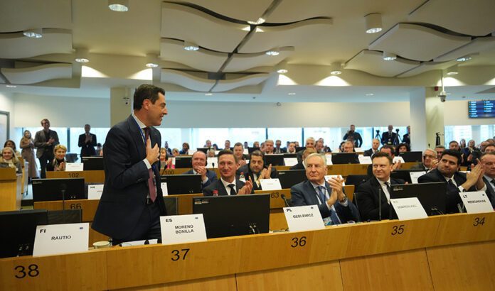 Moreno asume el reto de ser candidato a presidir el Comité de las Regiones desde su compromiso con Andalucía, España y Europa