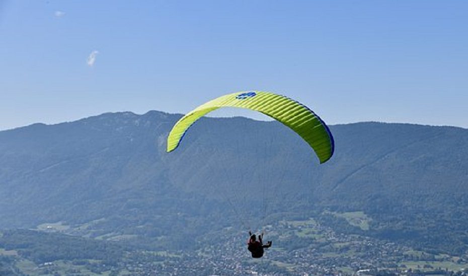 Herido un parapentista de 58 años tras sufrir una caída en Monachil