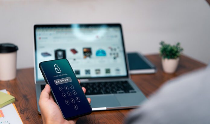 Las compras online nunca deben realizarse bajo conexión a wifi públicas