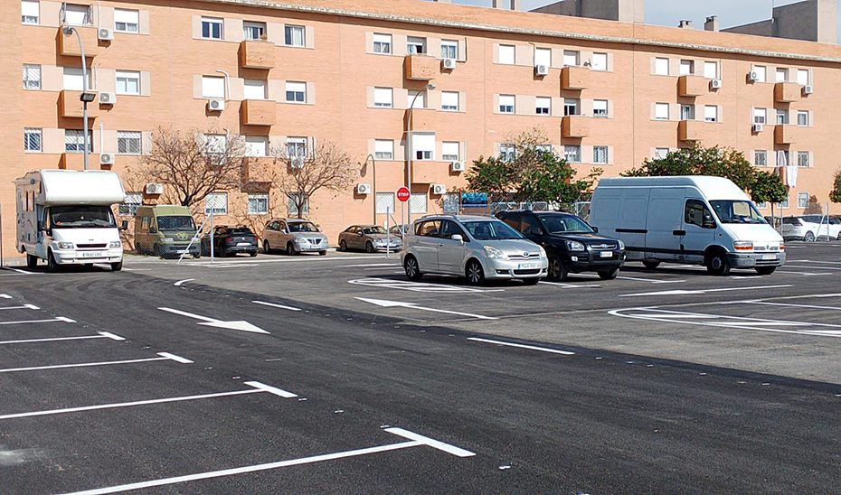 Habilitado un aparcamiento por las obras de la Línea 3 Norte del Metro de Sevilla en Pino Montano