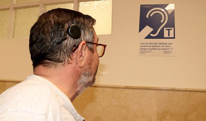 Más de 200 personas al año recuperan la audición en Andalucía gracias a los implantes cocleares