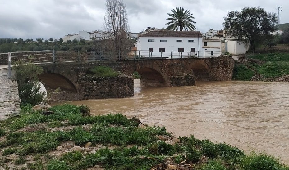 El 1-1-2 gestiona 183 incidencias por lluvias, una quincena esta madrugada
