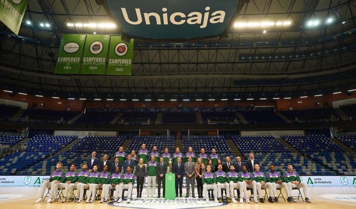 Moreno al Unicaja Baloncesto: “Estáis haciendo historia en Andalucía, en España y Europa”