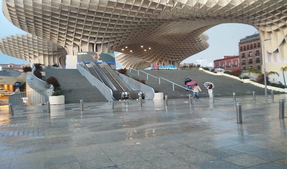 Gestionadas 90 incidencias por la lluvia y el viento durante la noche en Andalucía