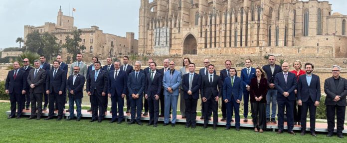 Almudena Martínez expone el valor de la provincia de Cádiz como destino sostenible en un foro sobre turismo responsable