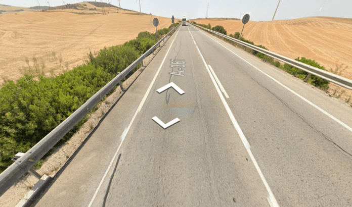 Cuatro heridos, entre ellos un menor, tras el vuelco de una furgoneta en Teba