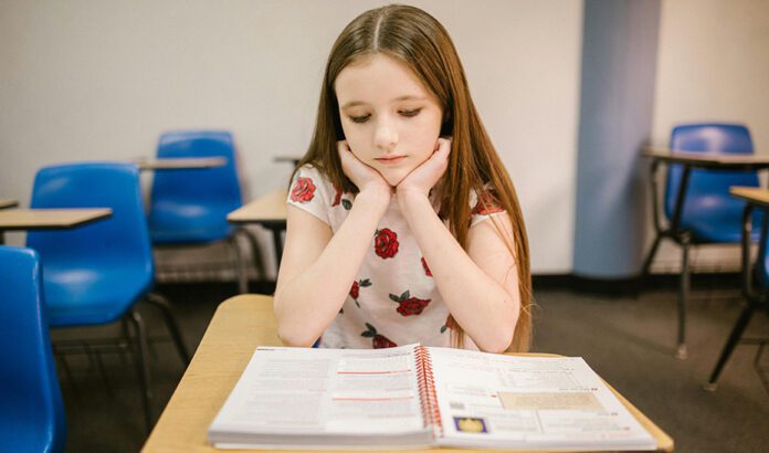 Las familias podrán desgravar la ayuda doméstica y la enseñanza de idiomas en la Renta 2024