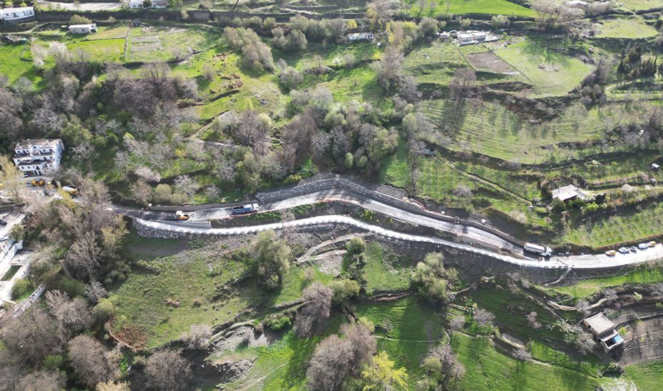 La Junta finaliza las obras de la carretera de acceso a Capileira tras una inversión de 4,3 millones