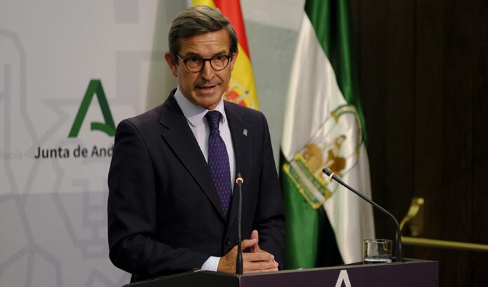 La Junta reclama al Gobierno reforzar la red de transporte y el almacenamiento de energía renovable
