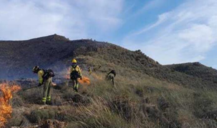 Activada la fase de preemergencia del Plan Infoca por el incendio forestal declarado en Huércal de Almería