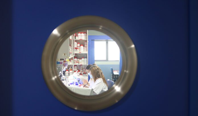 Más de un millar de pacientes participa en una investigación del lupus liderada desde Granada