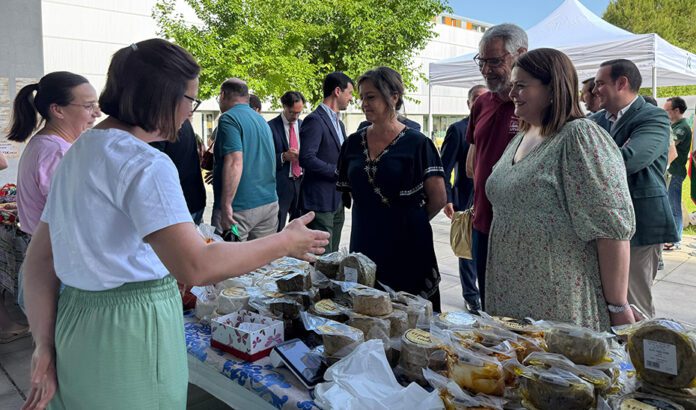 La Junta promueve los productos del Parque Natural Sierra Morena de Sevilla en la XXI Muestra Agroalimentaria y Artesanal