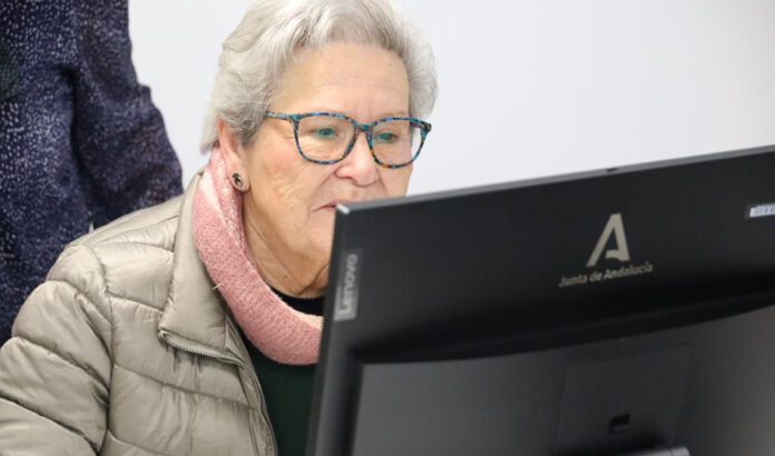 Andalucía adelanta la convocatoria de ayudas a colectivos desfavorecidos, entidades locales y ONGs