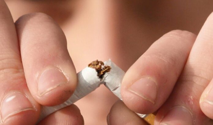 Salud advierte de las tácticas que fomentan la adicción con motivo el Día Mundial sin Tabaco
