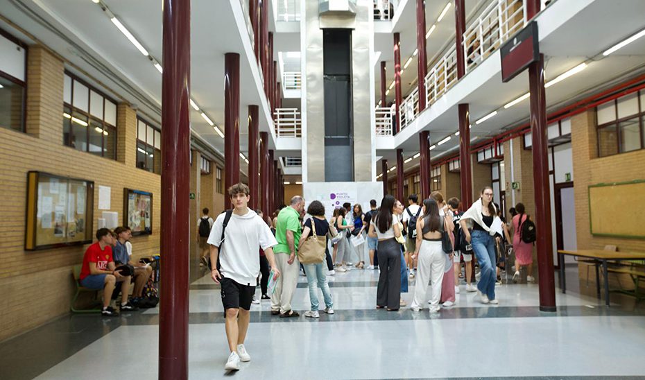 Arranca con normalidad la primera jornada de la PAU en Andalucía, con casi 52.000 alumnos convocados