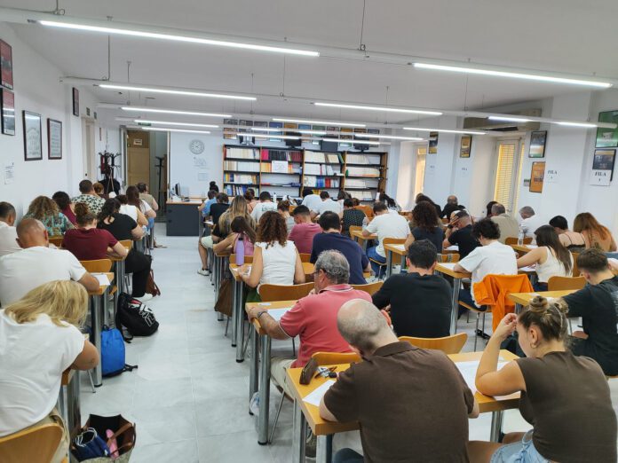 Casi 3.000 estudiantes se examinan en la convocatoria ordinaria de la UNED de Cádiz