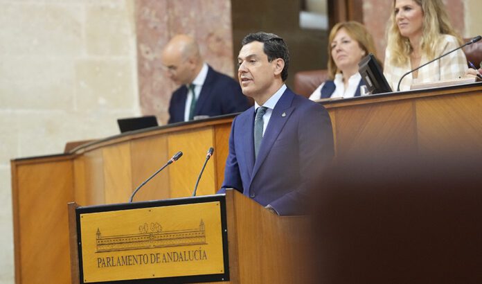 Moreno avanza la creación de 3.000 plazas para personas mayores entre atención residencial y centros de día