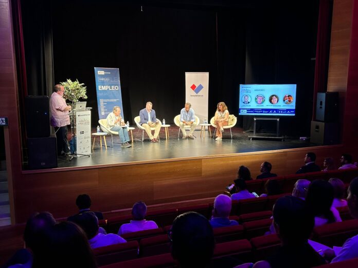 Andrés Clavijo apuesta por la “digitalización” y la “accesibilidad empresarial” para alcanzar los retos de los pequeños pueblos
