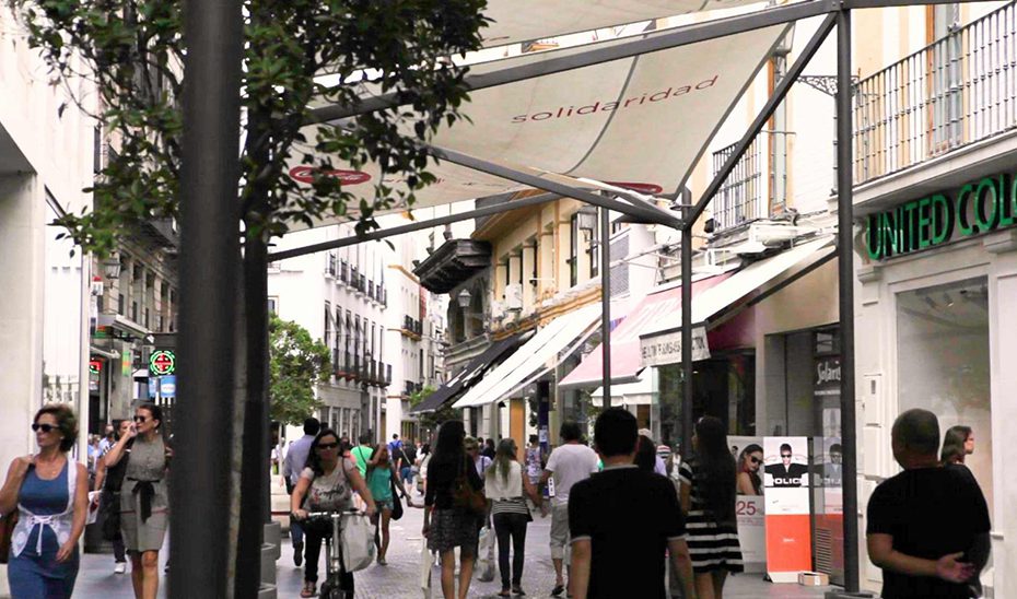 La Junta reduce los trámites y requisitos para la declaración de los centros comerciales abiertos