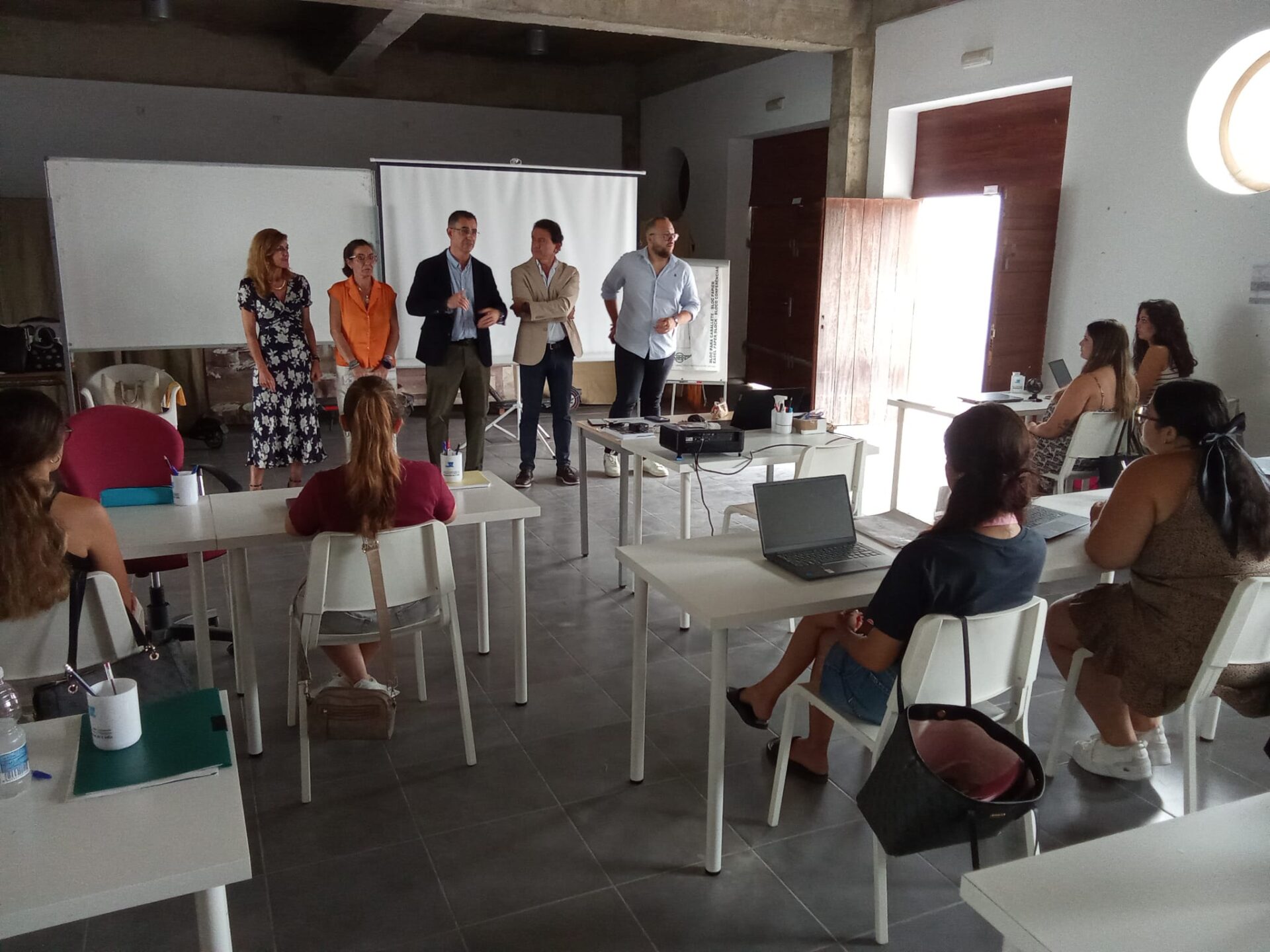 Desempleados de menos de 30 años de Barbate comienzan un programa de formación con un contrato de un año