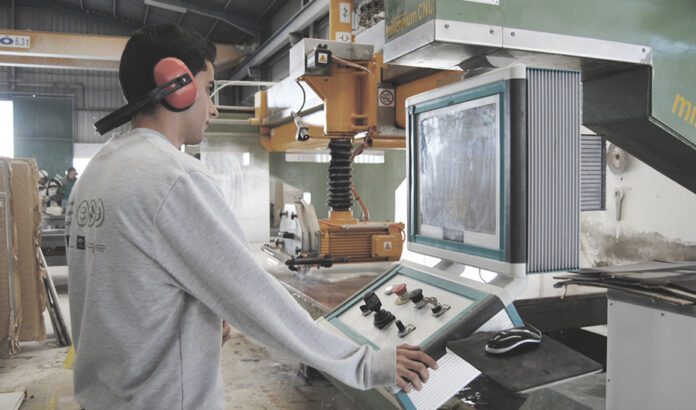 Casi 19.000 personas formadas en cuatro años tras una inversión de 384 millones de euros