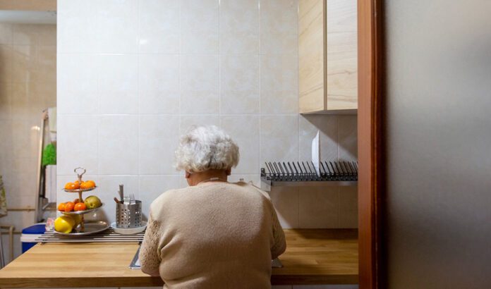 El Servicio Andaluz de Teleasistencia refuerza la atención y seguimiento durante las alertas por calor