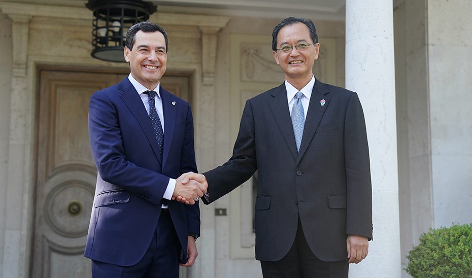 El presidente de la Junta, Juanma Moreno, mantiene un encuentro en Madrid con el embajador de Japón en España, Takahiro Nakamae