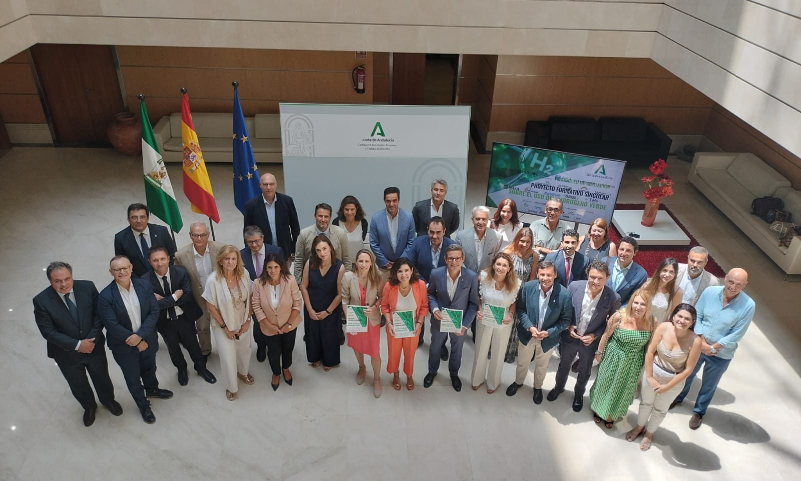 Impulso a la formación en hidrógeno verde junto a empresas del sector de Huelva y Cádiz
