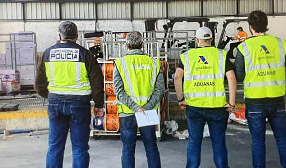 La Policía Adscrita y la Agencia Tributaria desmantelan una red de exportación de residuos