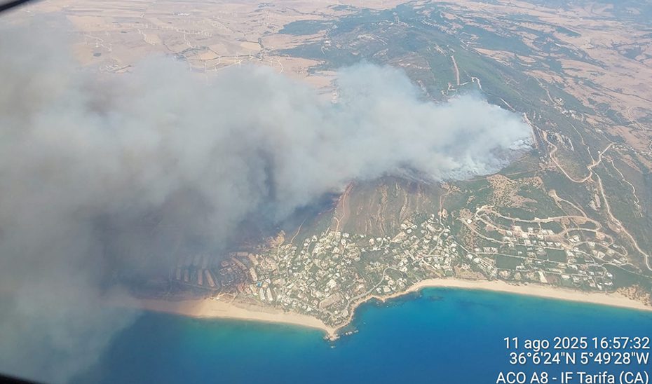 Más de un millar de personas desalojadas por un nuevo Incendio en Tarifa