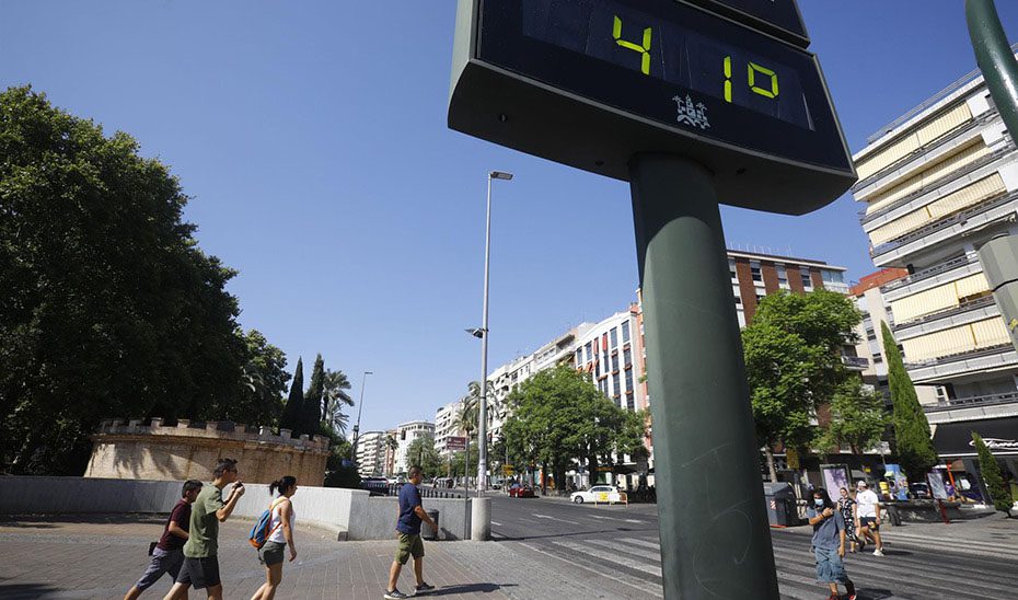 El 1-1-2 reitera la importancia mantener una correcta hidratación durante la ola de calor