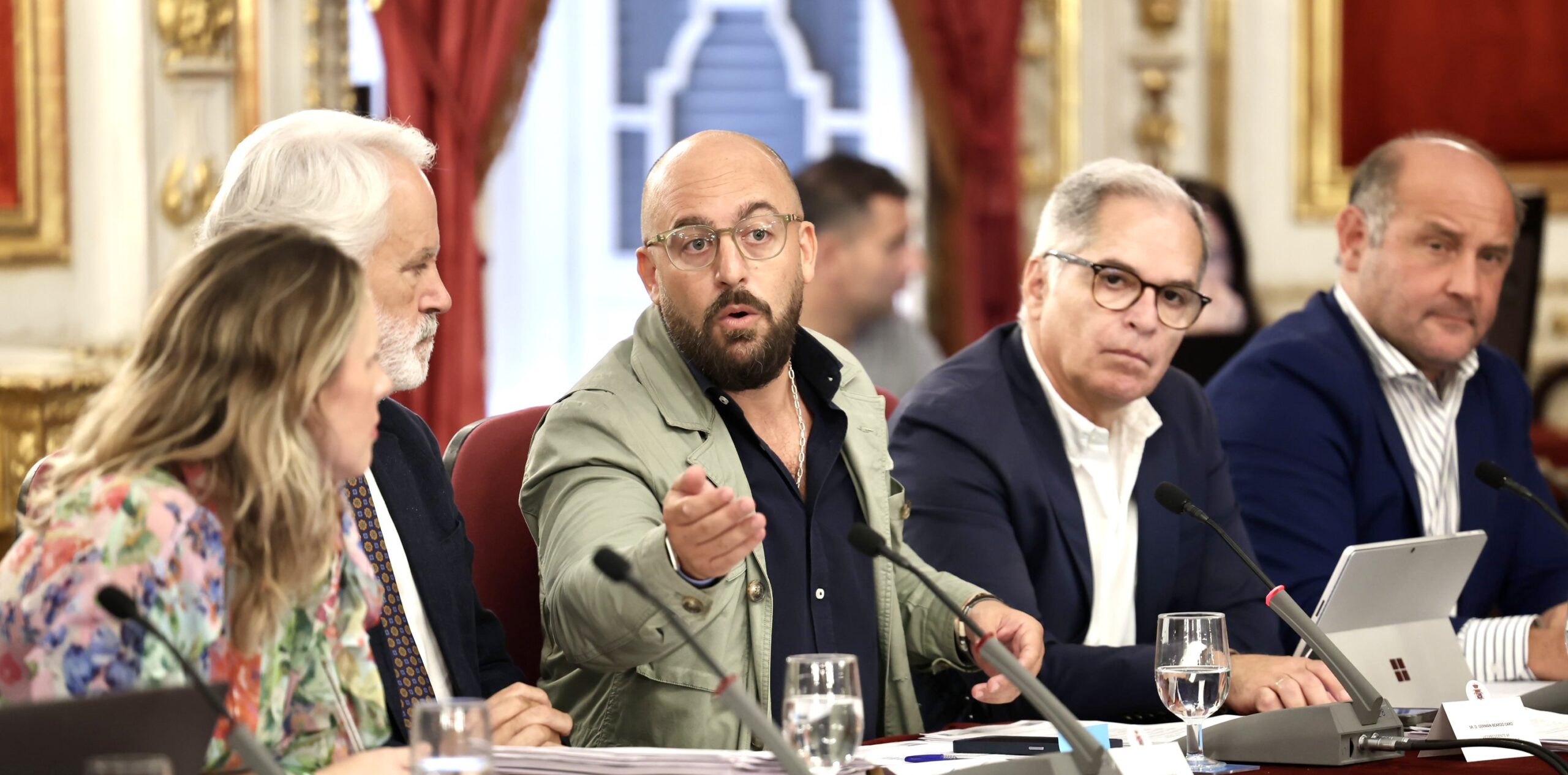 El Pleno aprueba destinar 1,8 millones al Plan AIRER para mejorar servicios públicos