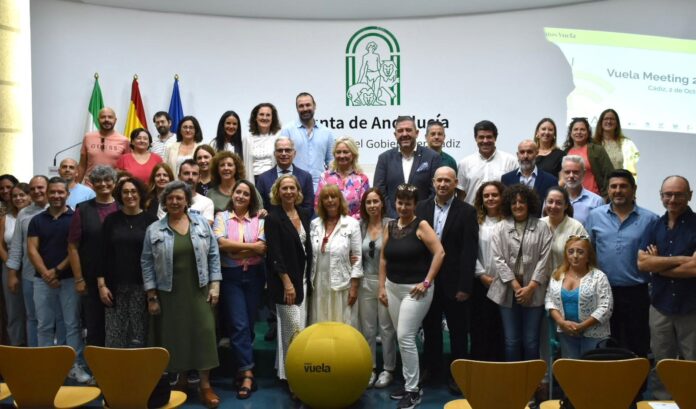 38 Puntos Vuela se reúnen en Cádiz para llevar nuevas experiencias digitales a pueblos y barrios