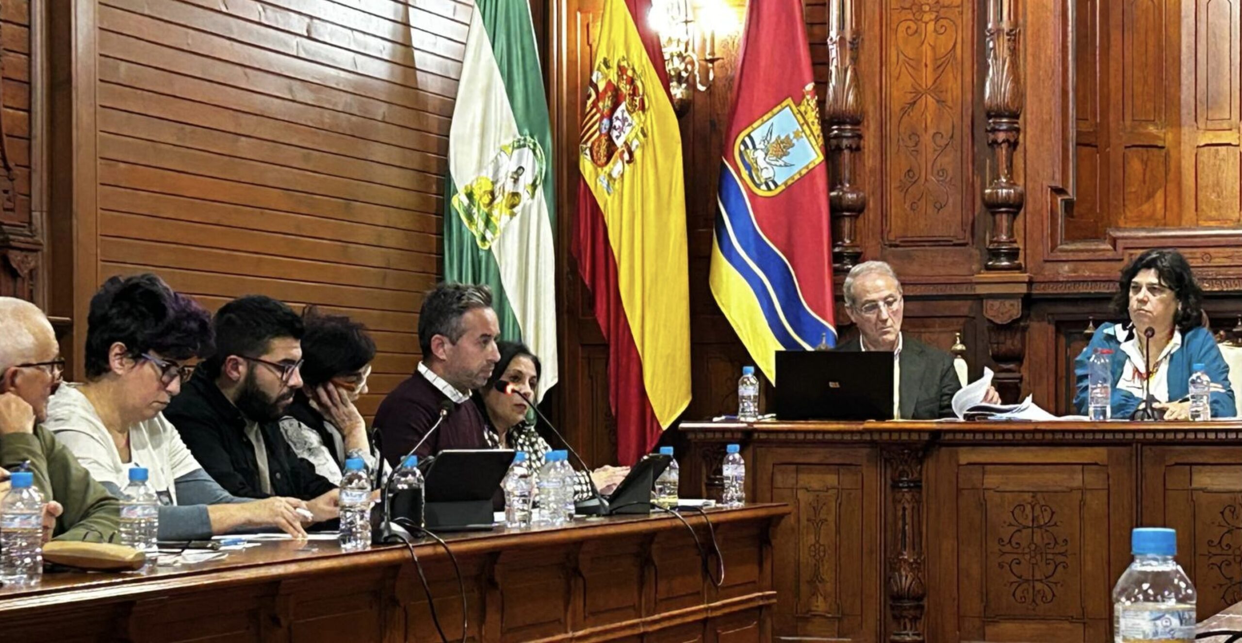 La alcaldesa asegura que los plenos reflejan la "transparencia absoluta" del gobierno local