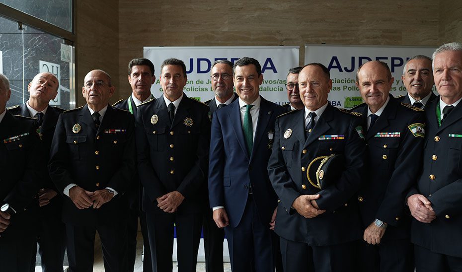 Moreno destaca el liderazgo, profesionalidad y entrega de la Policía Local en defensa de los andaluces
