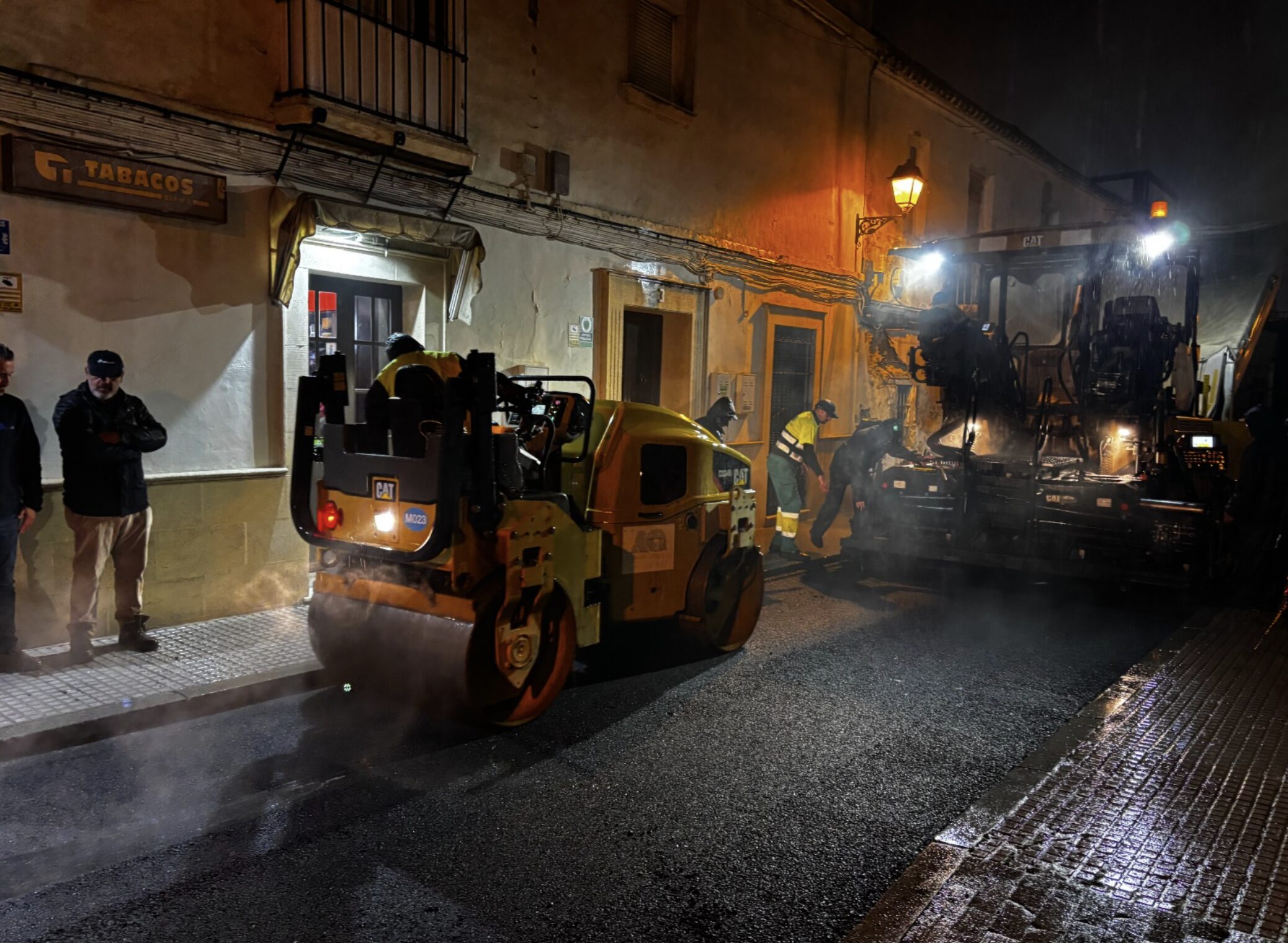 El Ayuntamiento culmina el reasfaltado del callejón Bayoneta y la calle Santa Brígida