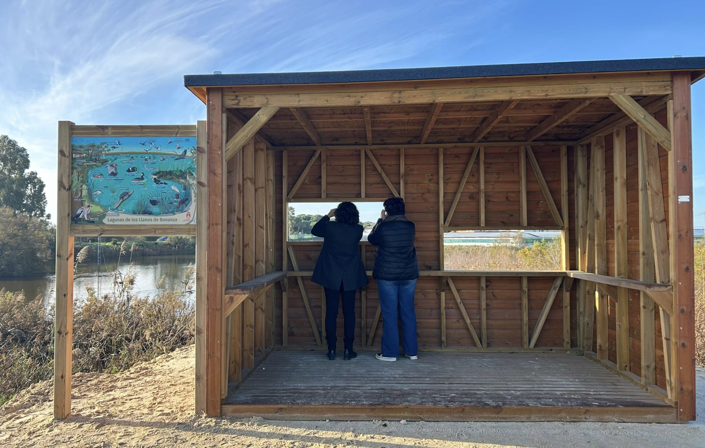 Las Lagunas de Bonanza estrenan observatorio ornitológico con el objetivo de revitalizar un paraje tan rico como desconocido