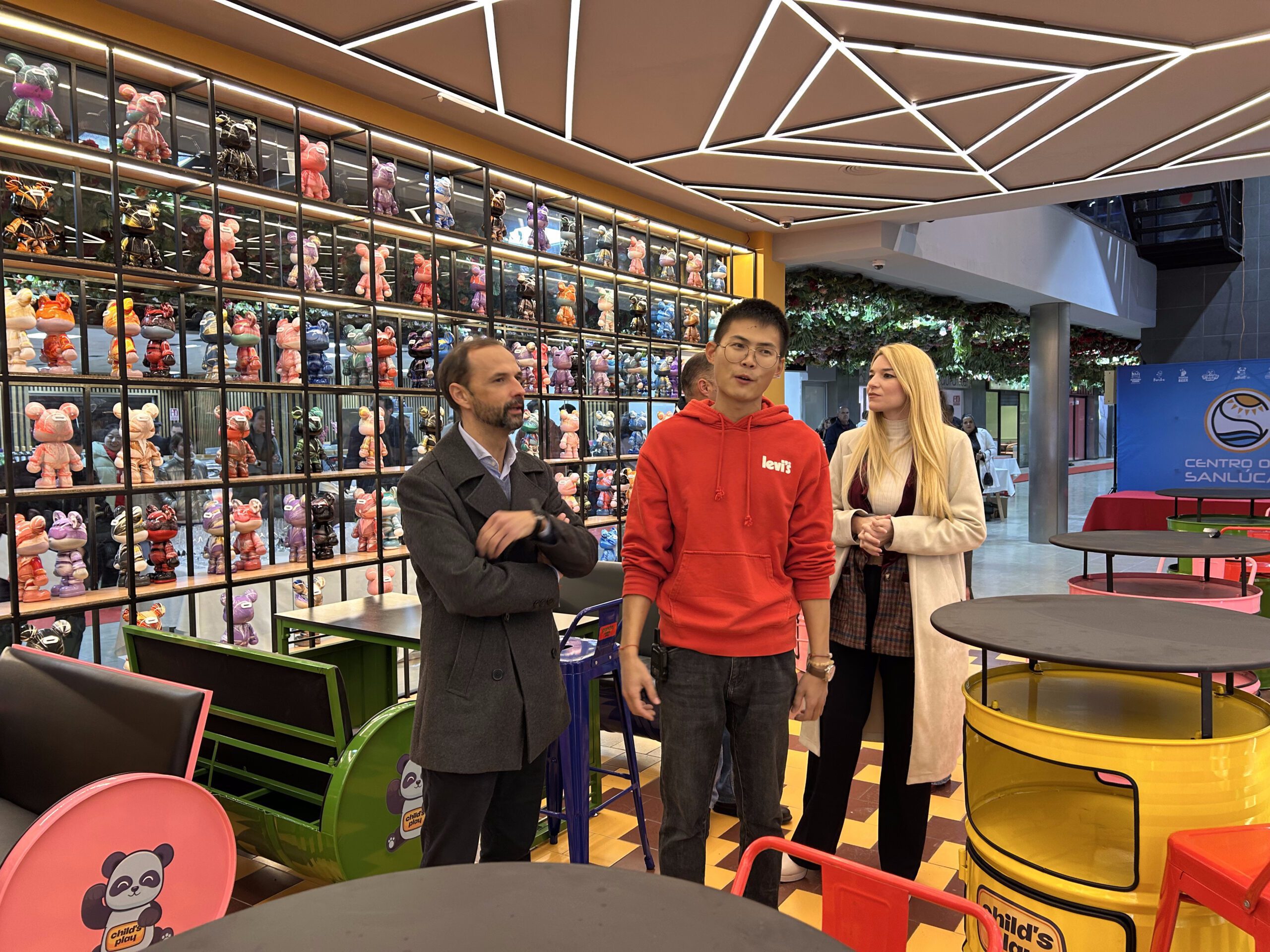 Una nueva vida para el Centro Multiocio: inaugura seis establecmientos, zona infantil y área de recreativos