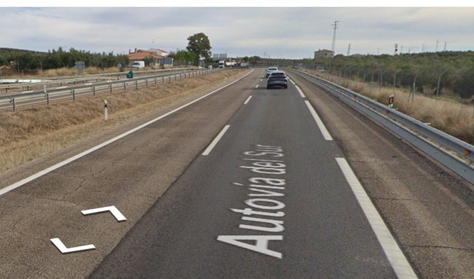 Ocho personas resultan heridas en una colisión múltiple en Villanueva de la Reina